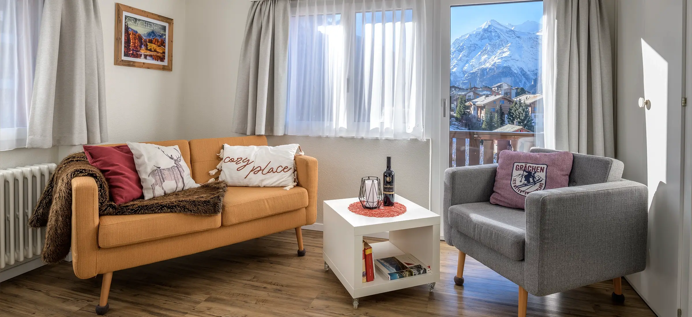 Aussicht von der Ferienwohnung in Grächen auf die Walliser Berge