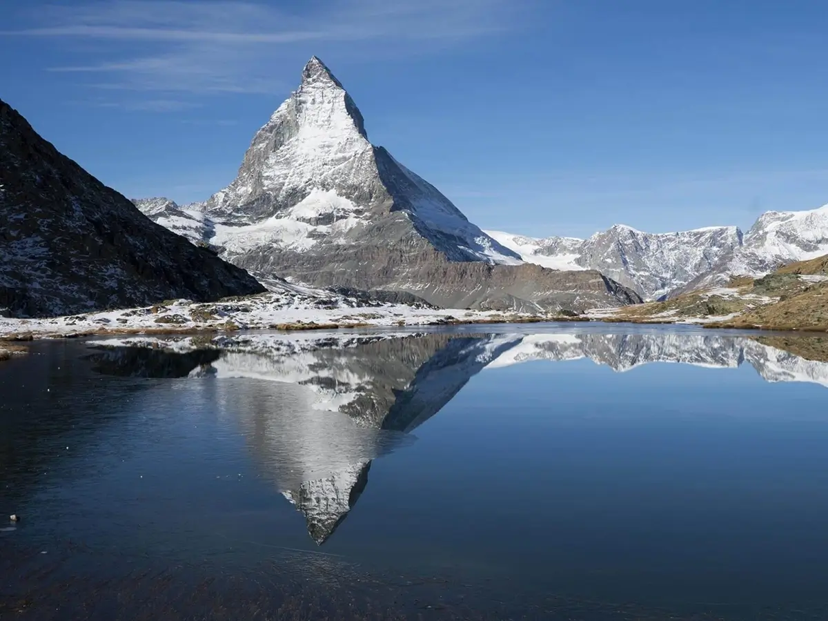 Riffelsee mit Matterhorn und Spiegelung des Matterhorns im See