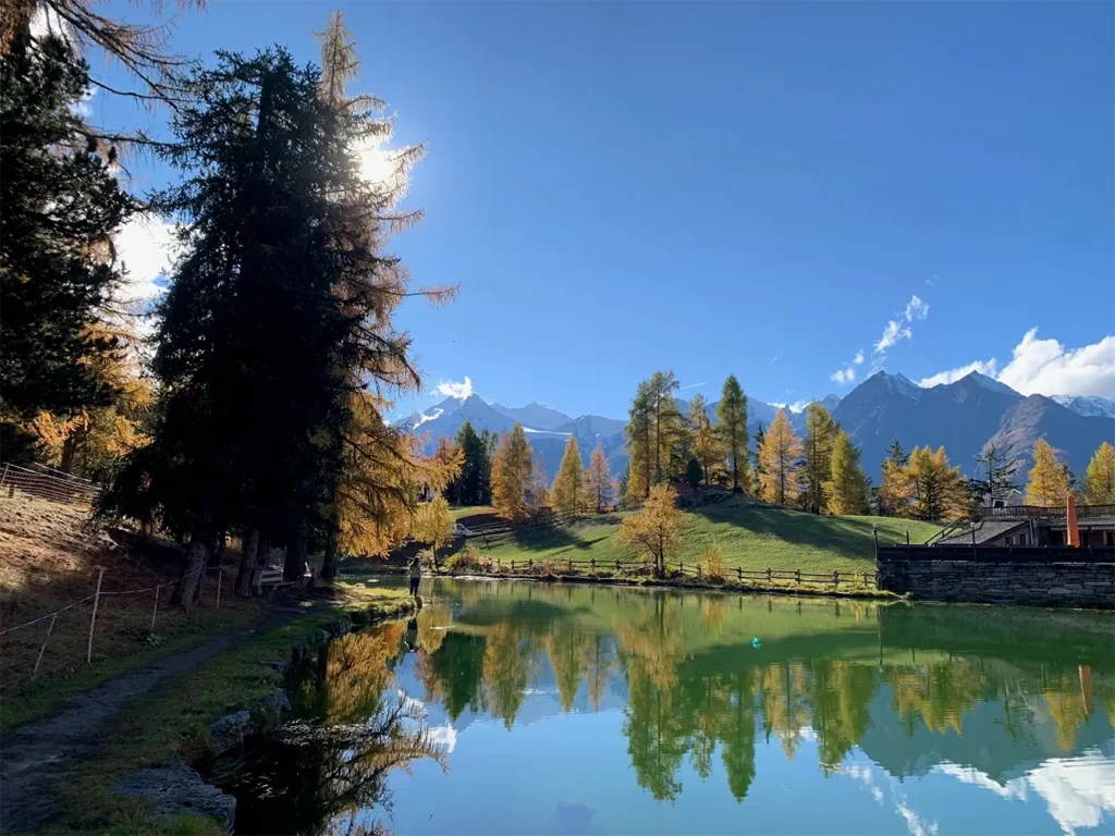 Escursione a Grächen presso il lago di montagna